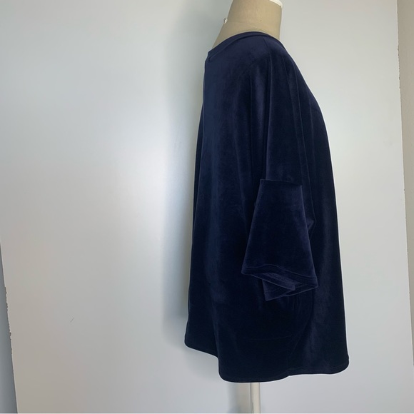 Fashion Nova navy oversized velour top - Picture 7 of 15